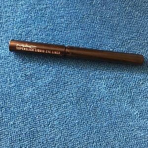 MAC Superslick Liquid Eyeliner