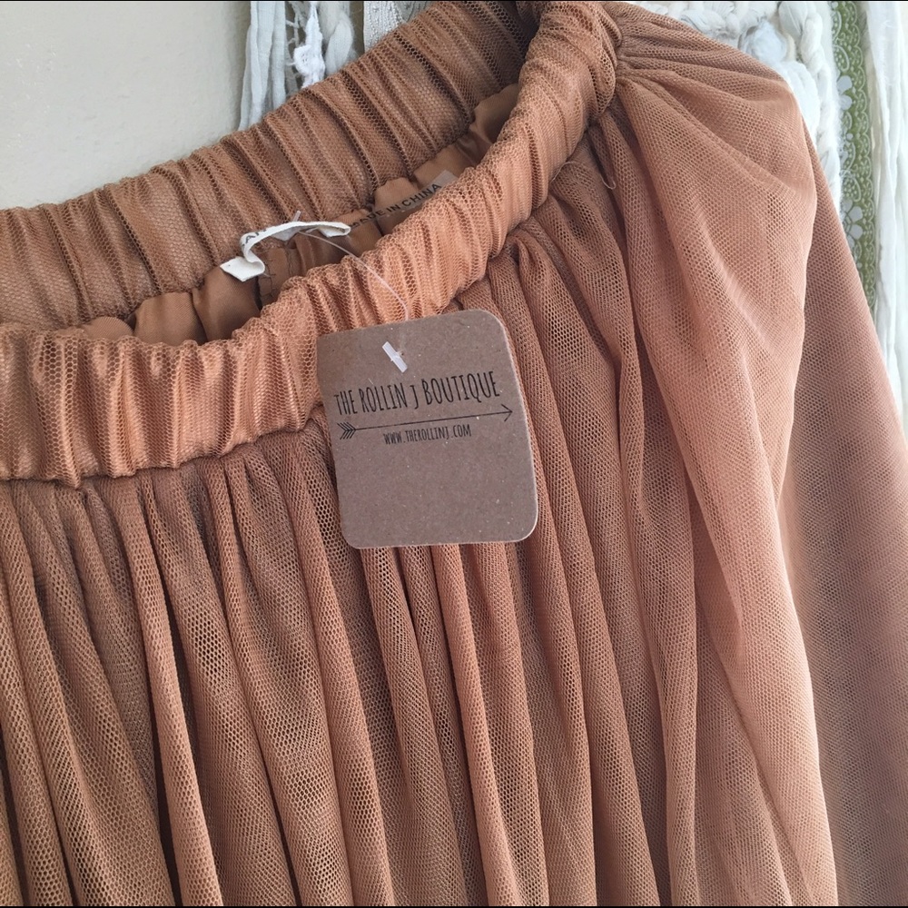 Tulle Skirt :: Midi - Picture 3 of 3