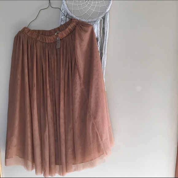 Tulle Skirt :: Midi - Picture 2 of 3