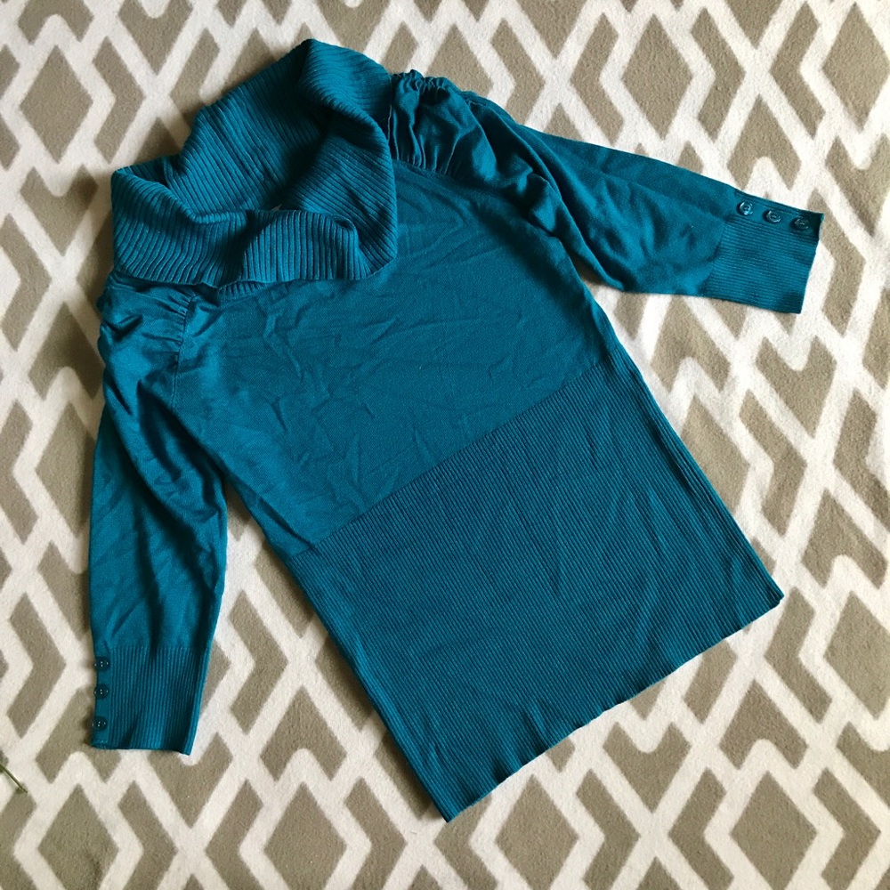 Scoop neck teal sweater