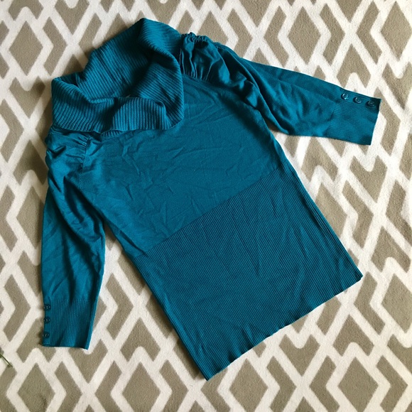 Scoop neck teal sweater - Picture 1 of 2