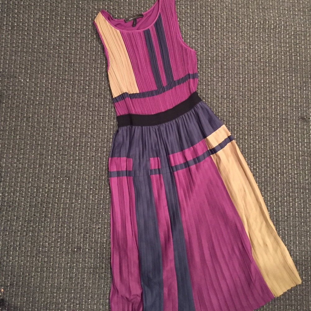 Pleated Dress size CA
