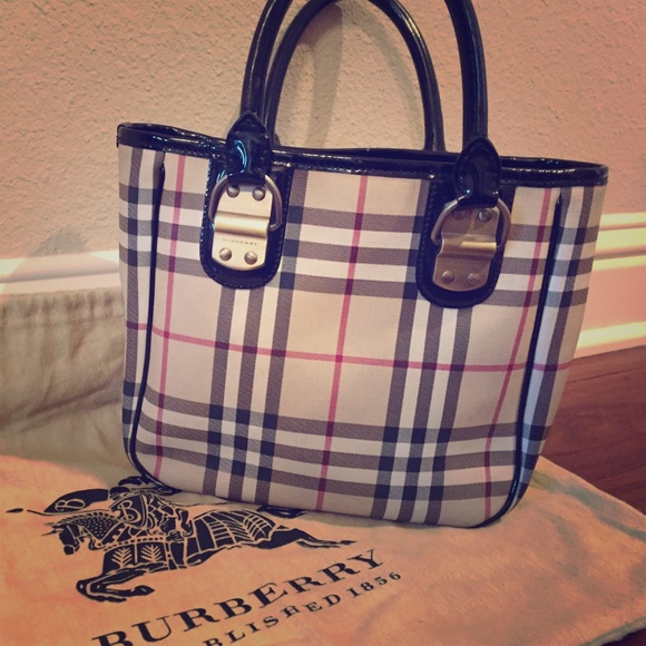 Burberry Handbags - Authentic Burberry handbag