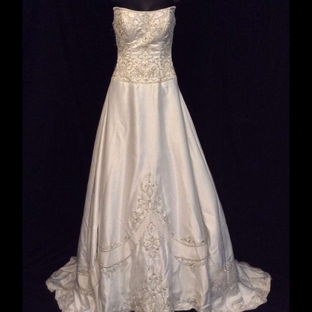 Wedding Dress White Silk A Line Strapless Size 6