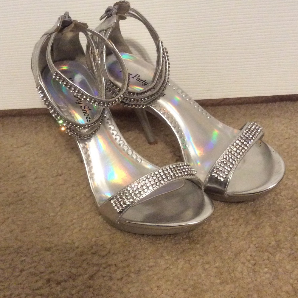 Formal shoes