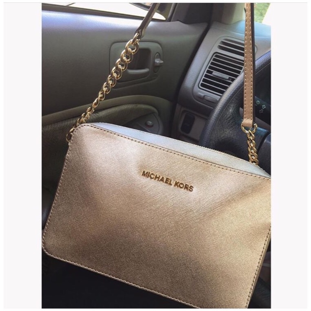 FINAL PRICE Gold Michael Kors Crossbody 😍