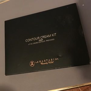 Anastasia Beverly Hills contour cream kit