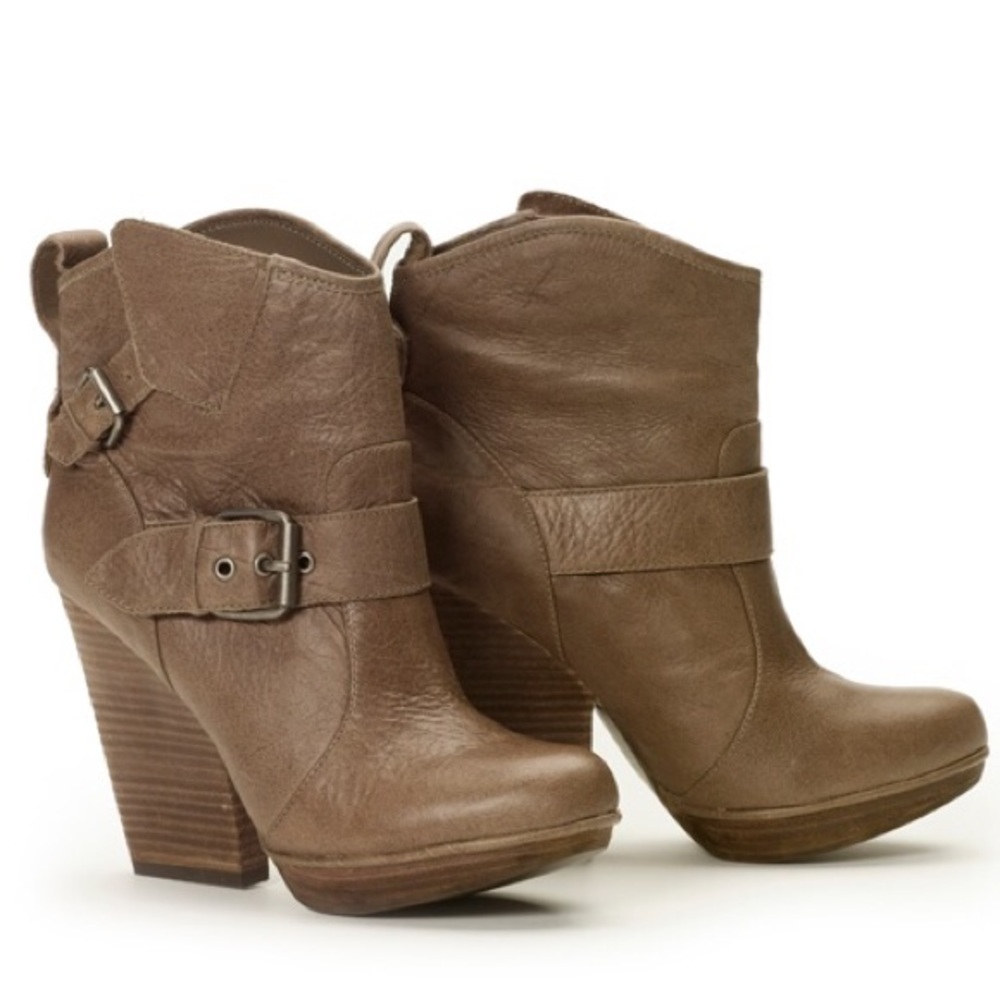 DV by Dolce Vita Dempsey Booties
