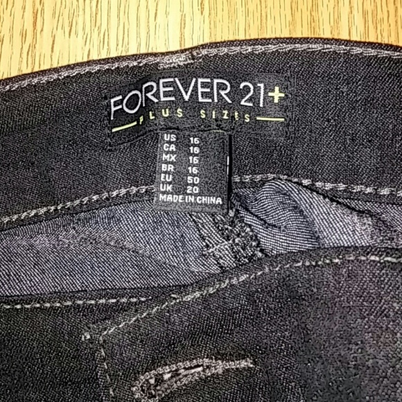 Jeans - Picture 3 of 3