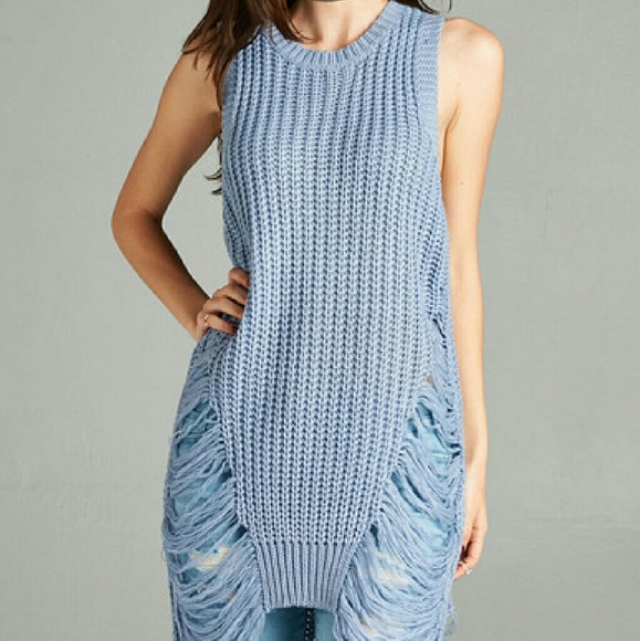 Sleeveless Round Neck Frayed Sweater - Picture 2 of 3