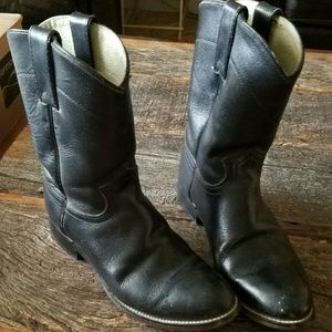 Black cowboy boots