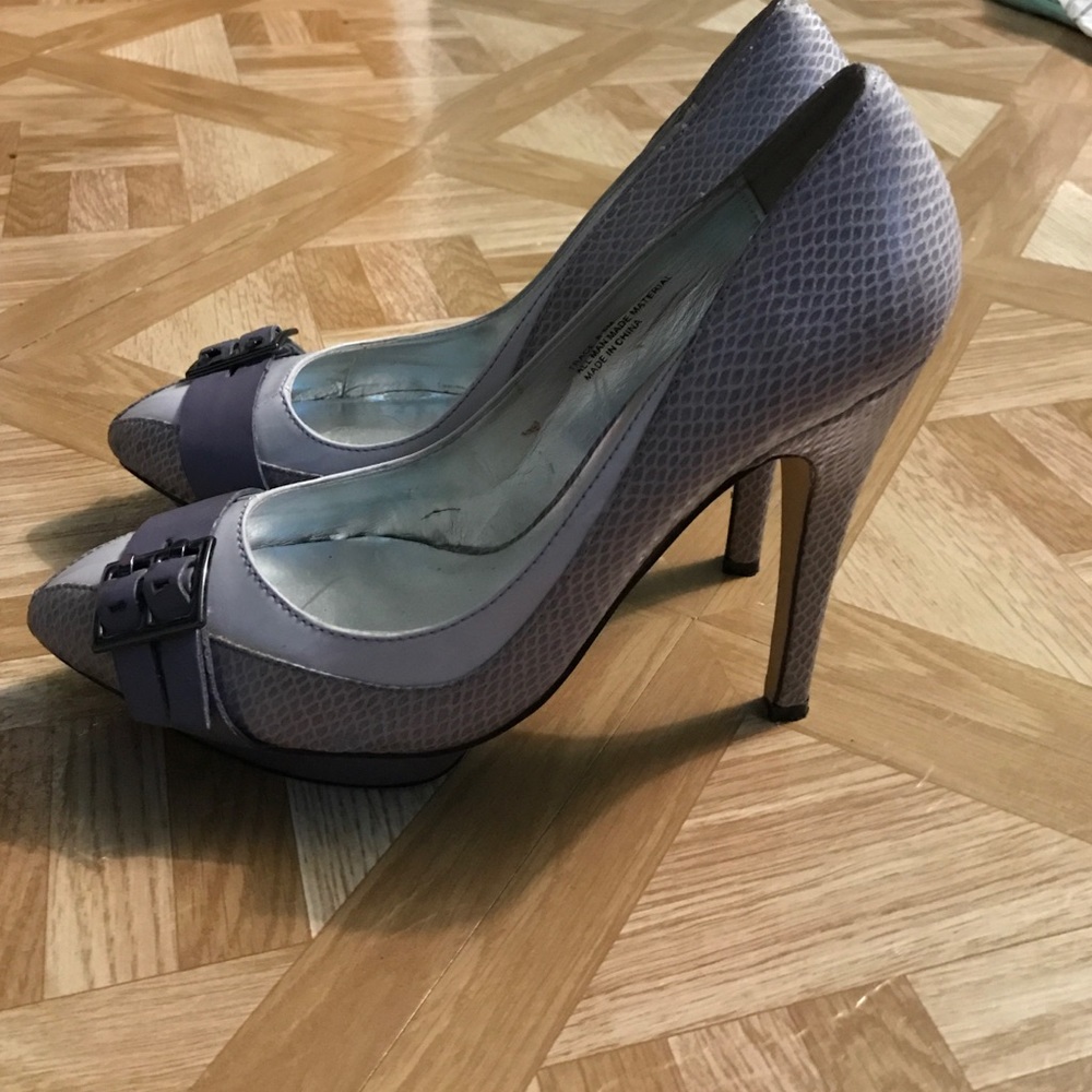 Shoe Dazzle Purple Pumps