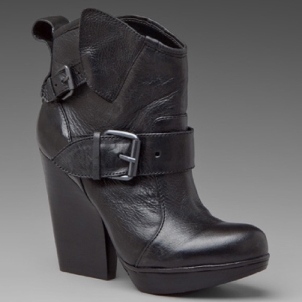 DV by Dolce Vita Dempsey Bootie