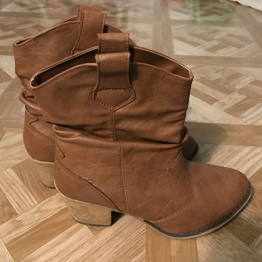 Slouch boots