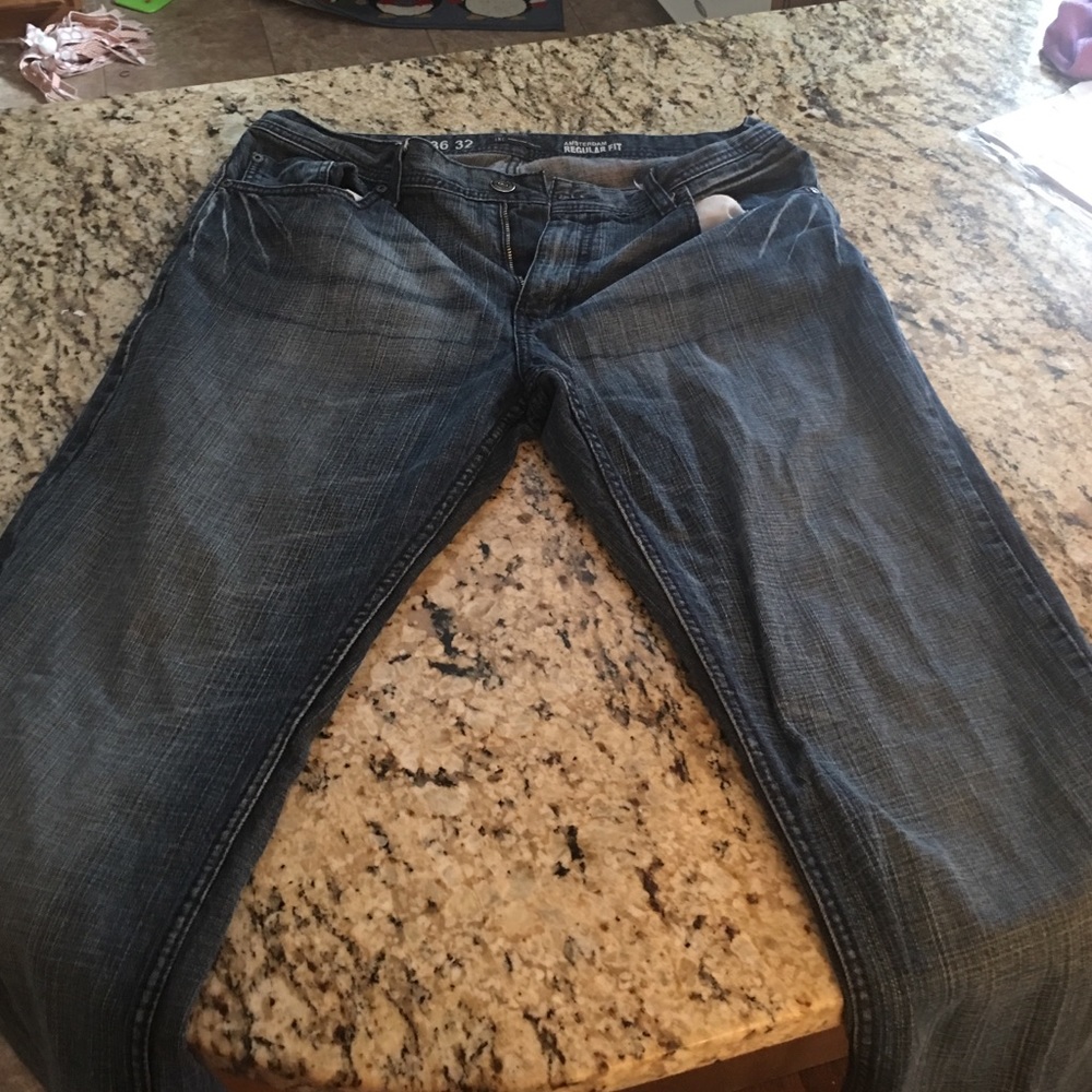 Men's 36/32 blue jeans.