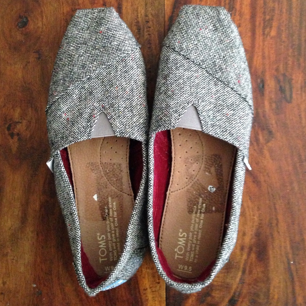 Toms shoes never worn Size 91/2