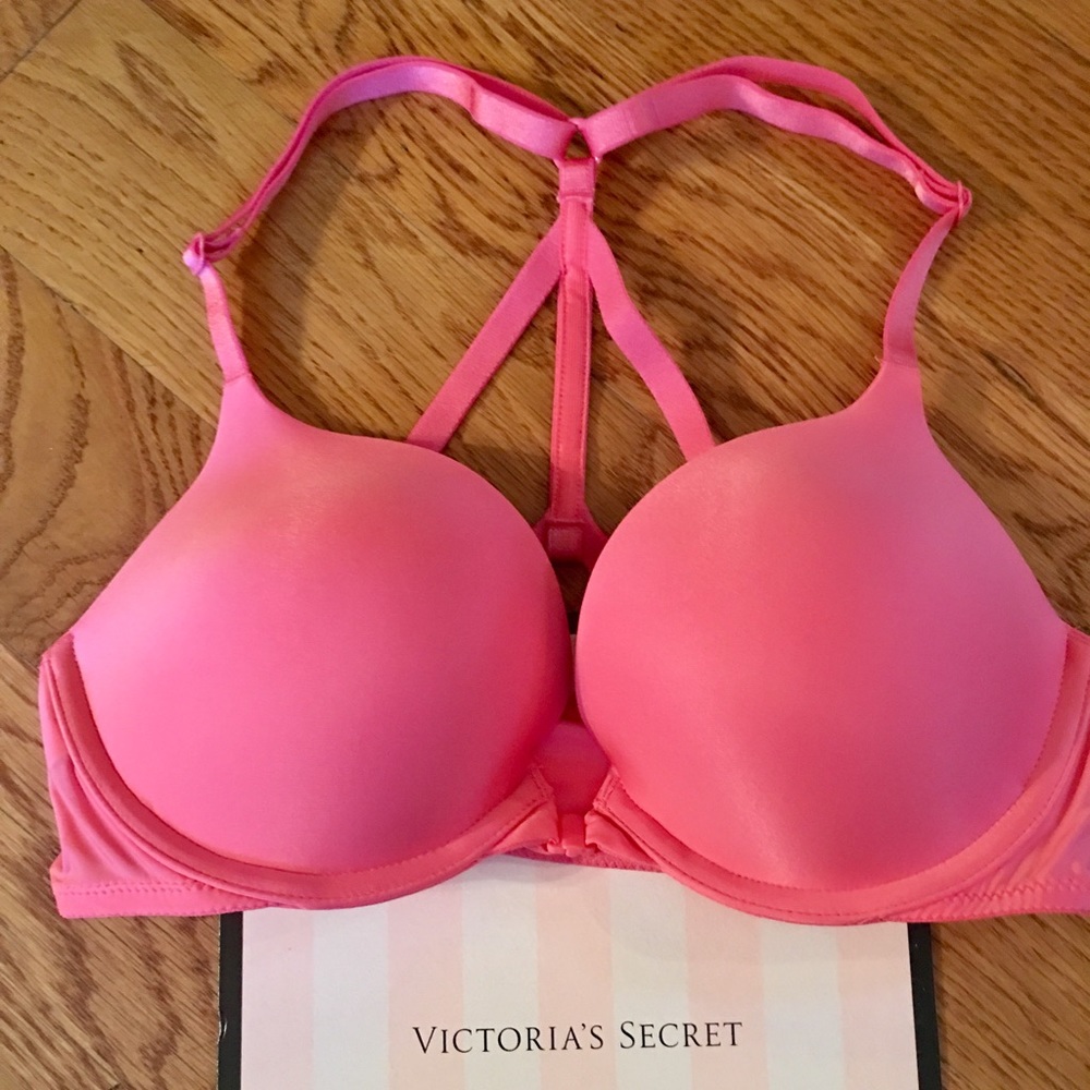 NEW: Victoria's Secret Size 32C. Pink Bra