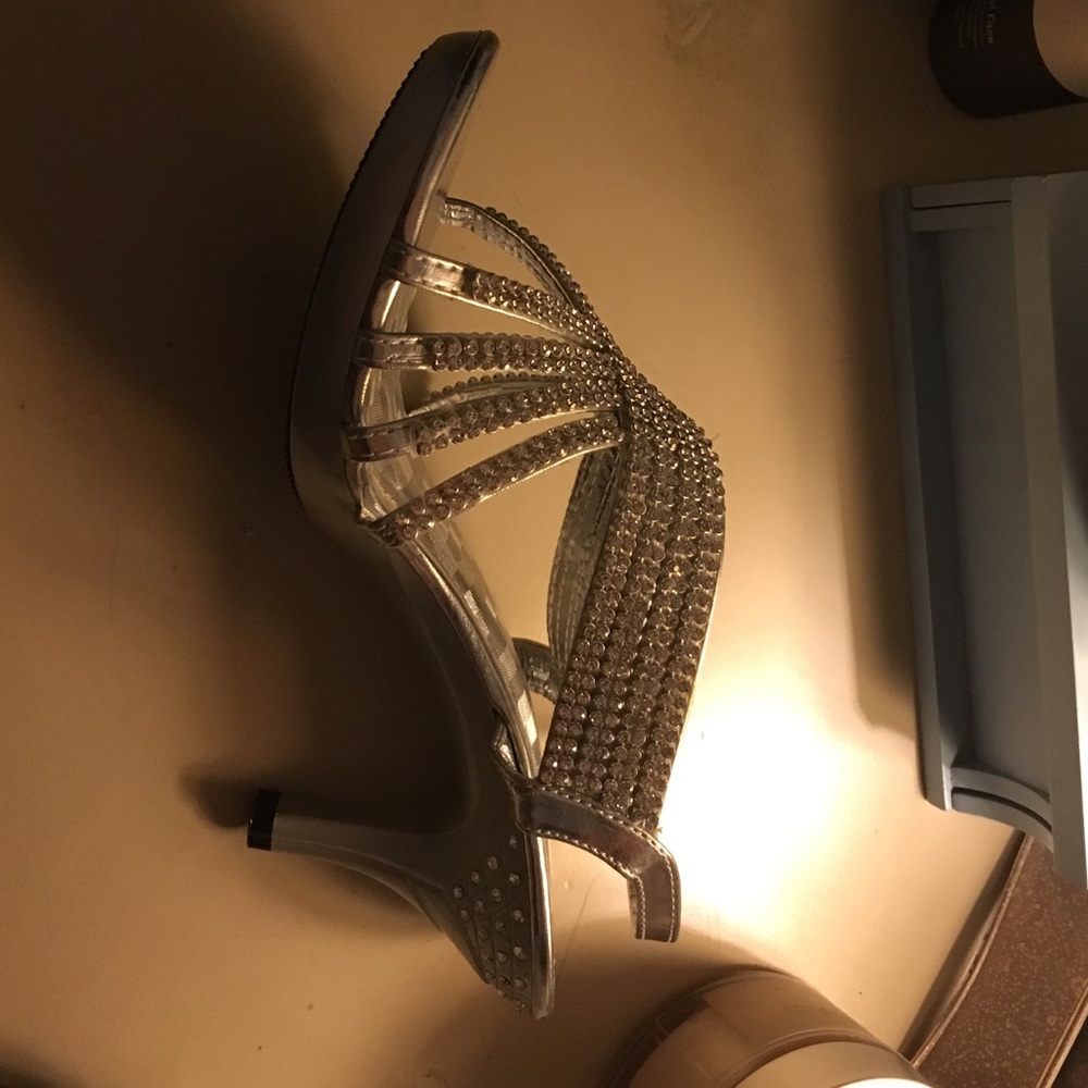 Silver strap heels - Picture 3 of 4