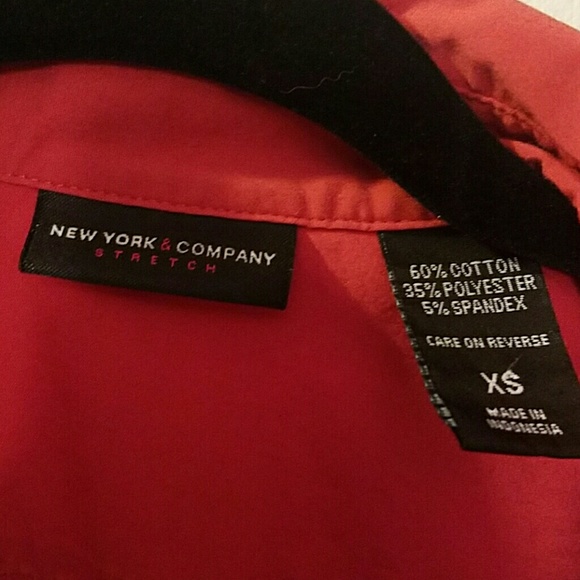 Button down - Picture 2 of 3