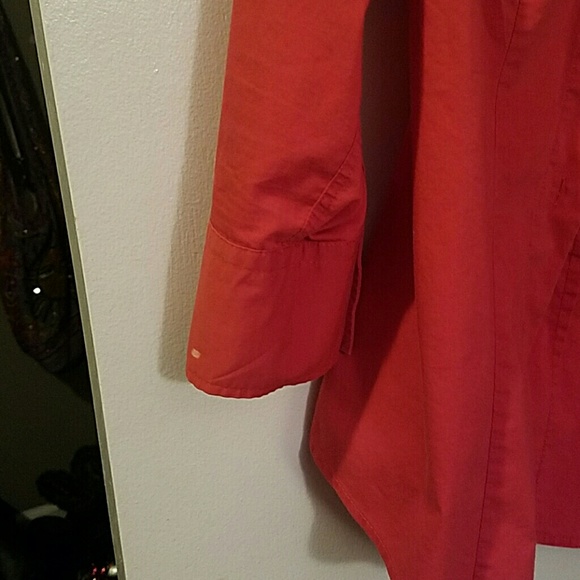 Button down - Picture 3 of 3