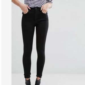 Black skinny jeans