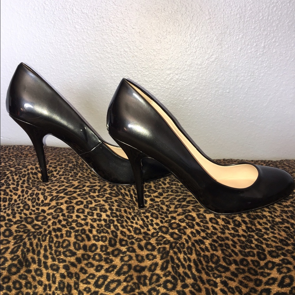 Black short heels 👠