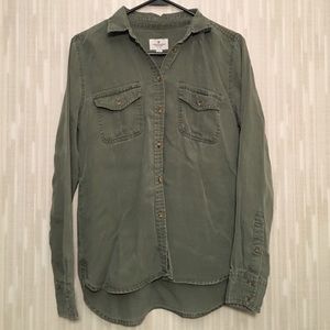 American Eagle Button-Up