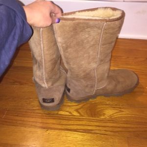 Chestnut UGGs.