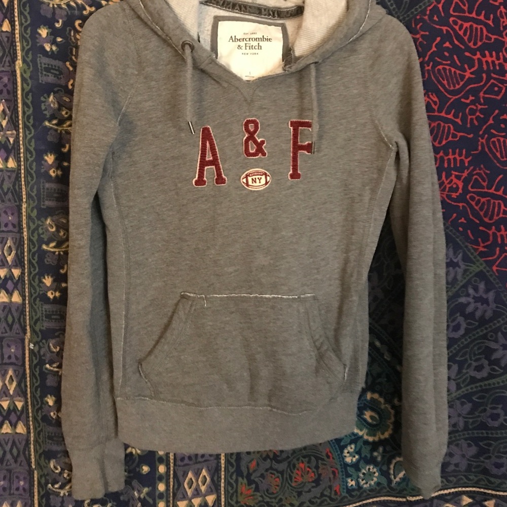 SUPER COMFY! A&F football hoodie