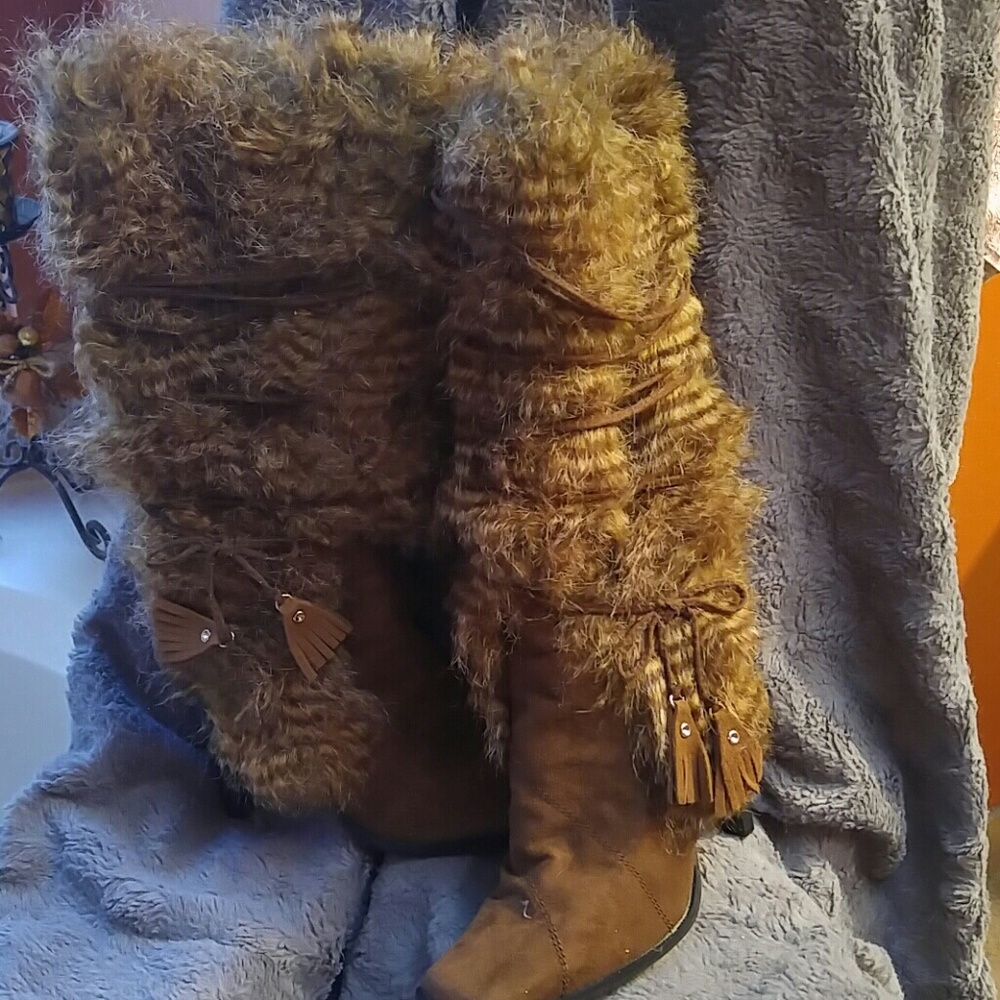 Sexy brown suede & fur boots