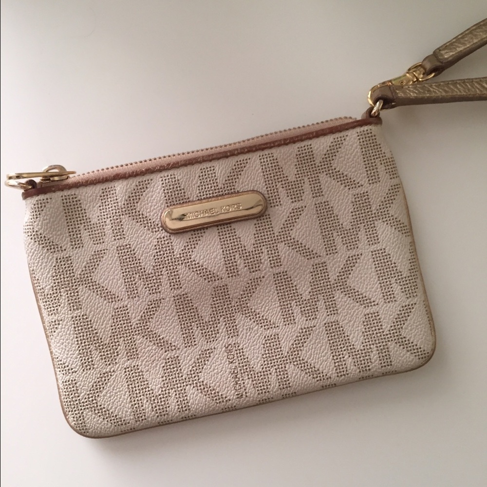 Michael Kors wristlet
