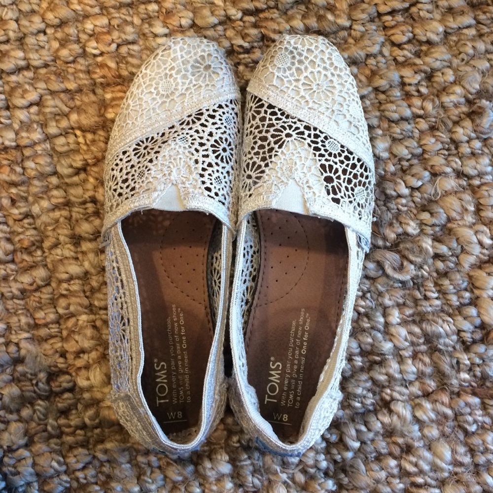 Lace TOMS