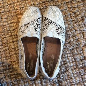 Lace TOMS