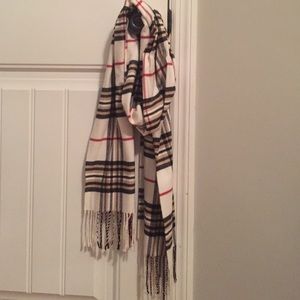 Knock-off Burberry scarf