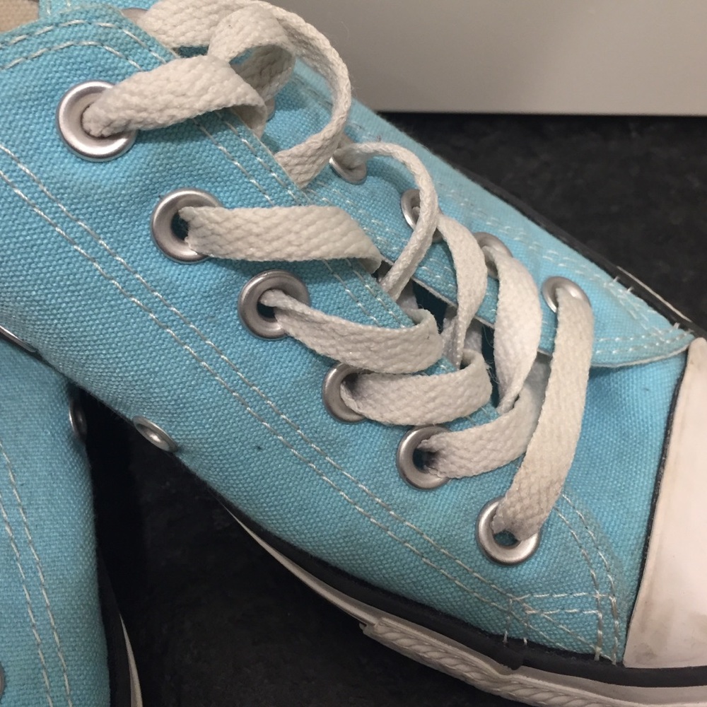 Converse - Picture 2 of 3