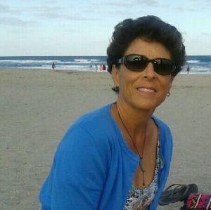 Meet your Posher, Elisa