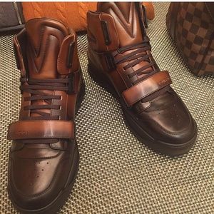 Louis Vuitton Trailblazer Hi top sneaker boot