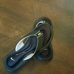 Nike flip flops