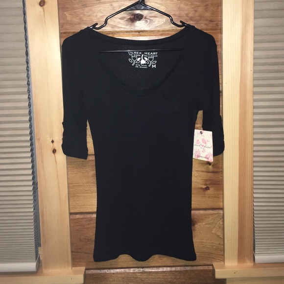 Derek Heart Tops - 🍄Black form🍄fitting v neck tee Derek Heart Tops - 🍄Black form🍄fitting v neck tee