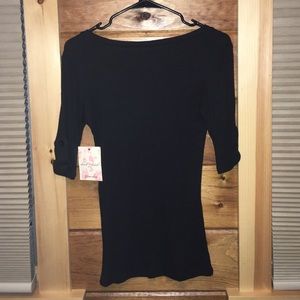 Derek Heart Tops - 🍄Black form🍄fitting v neck tee Derek Heart Tops - 🍄Black form🍄fitting v neck tee