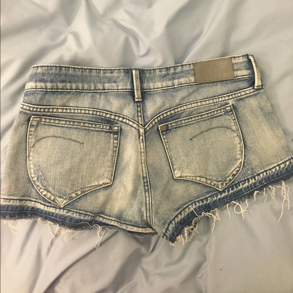 Cute jean shorts size 10 - Picture 3 of 3