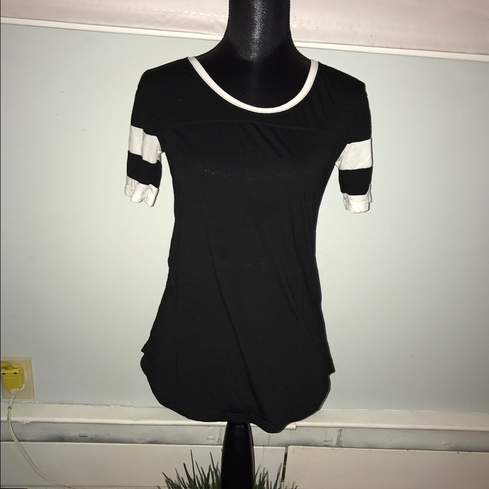 Women's jersey tee black and white