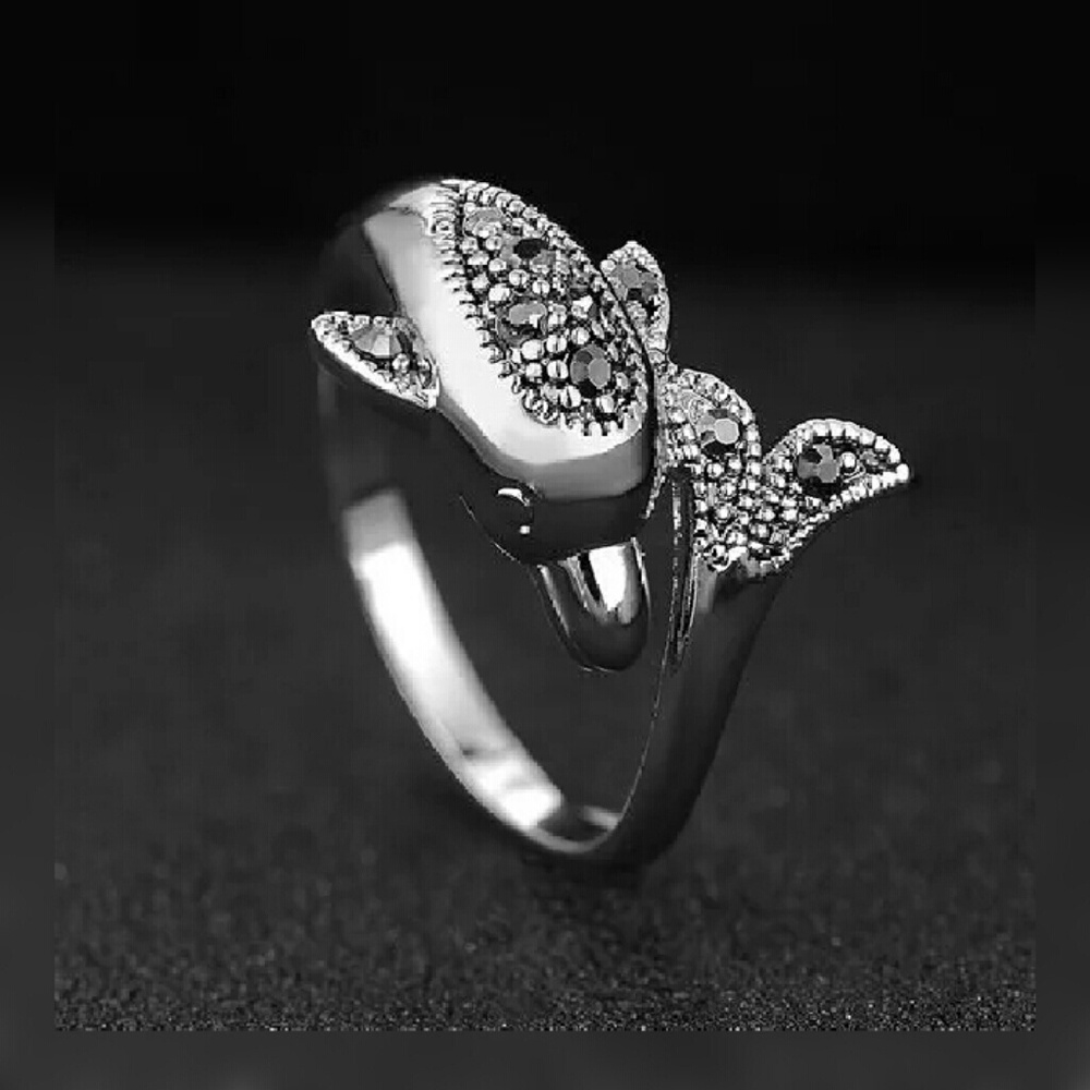 Vintage Dolphin Fashion Ring