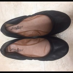 Lucky brand flats