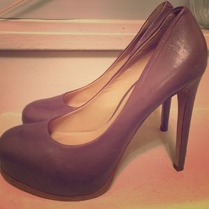 Leather platform pump