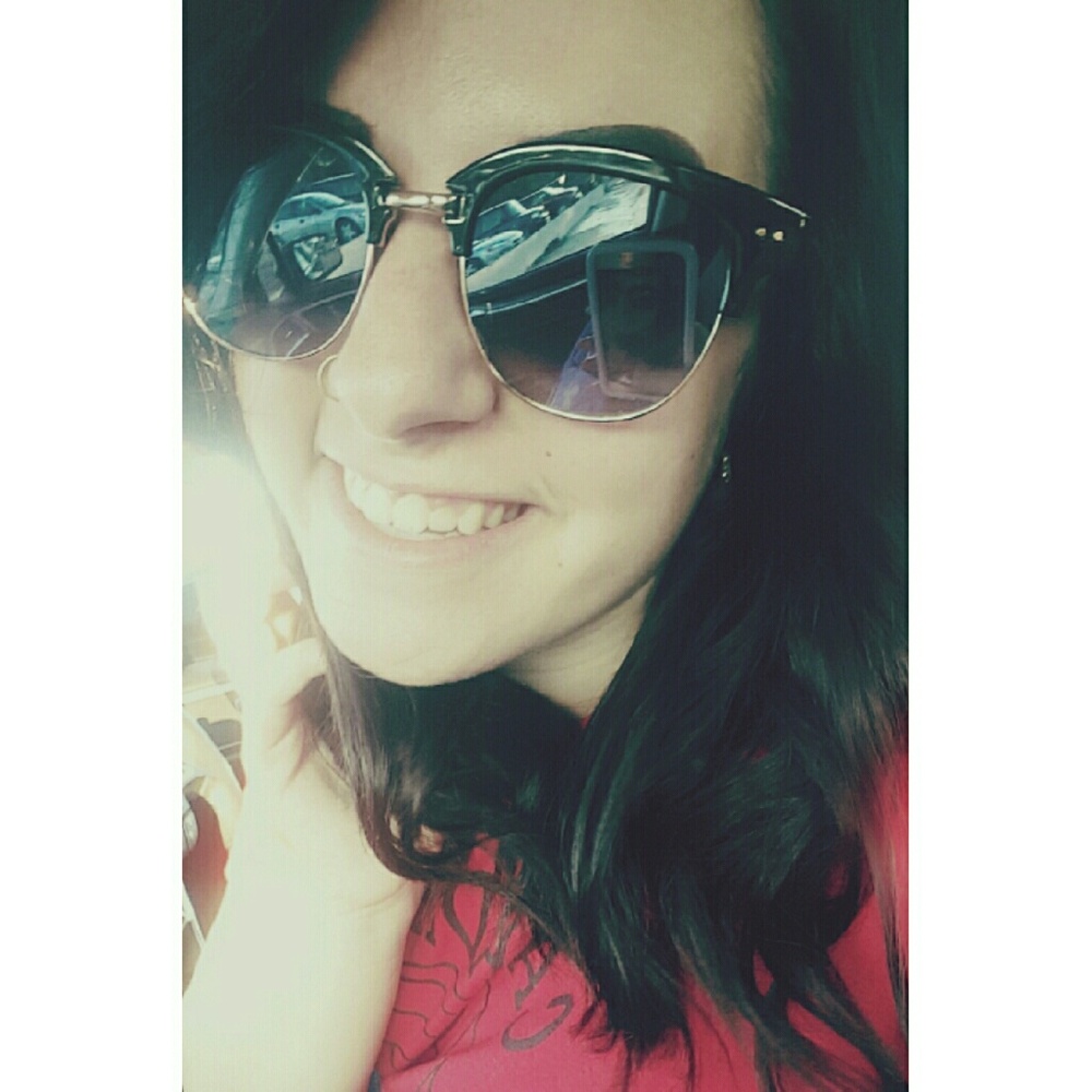 Meet your Posher, Maddy