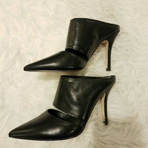 NWOB Black Cut Out Mule