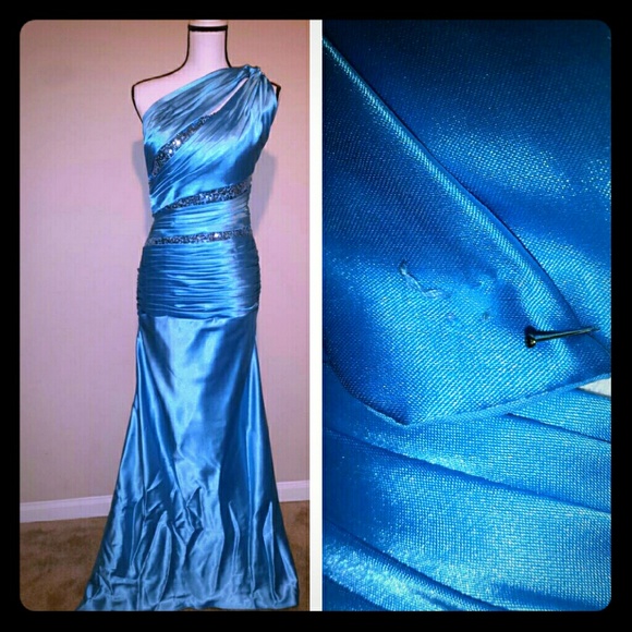Flash Sale!!! This would be great for Prom!!!! - Picture 2 of 2