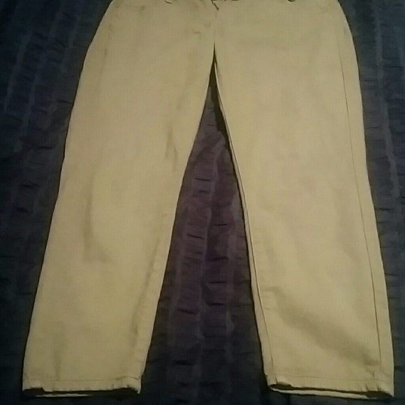 Rockstar Capris - Picture 2 of 3