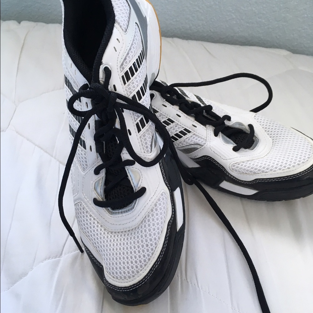 Volleyball/court shoes